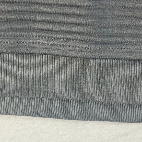 Tahari Sport Turtleneck Pullover | Grey | Size: Medium - Picture 12 of 15